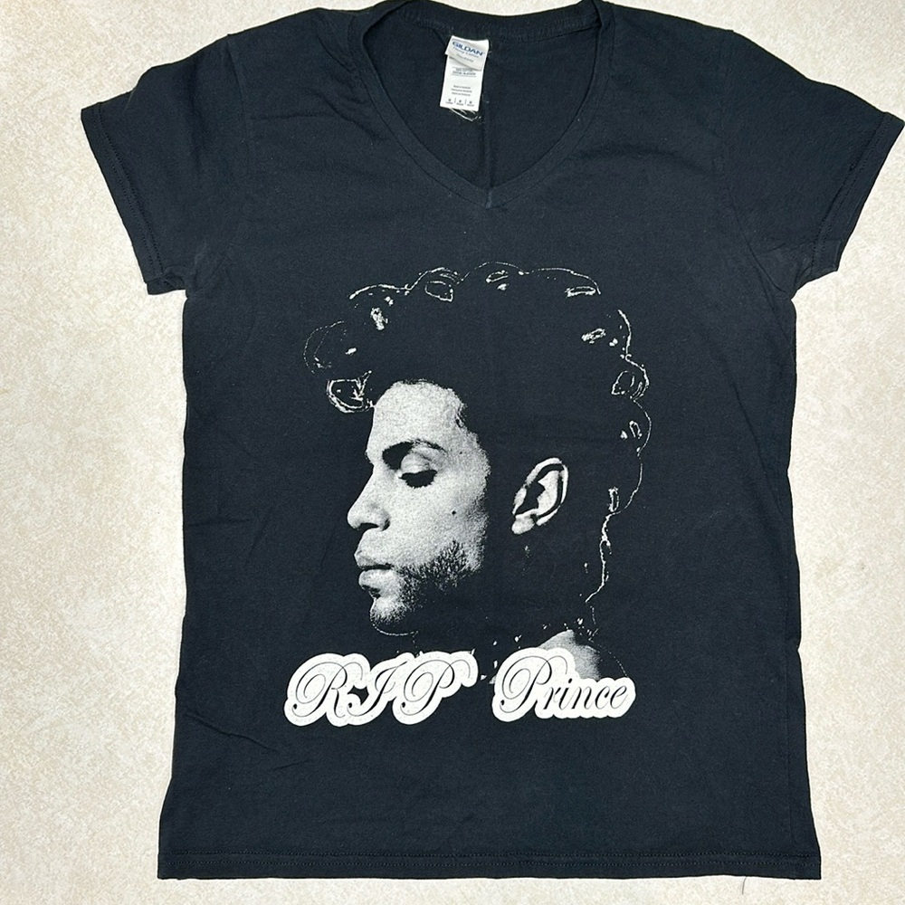 Prince RIP V-Neck T-shirt